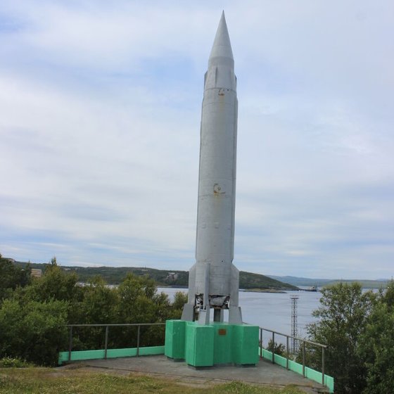 Памятный знак  «Ракета» 