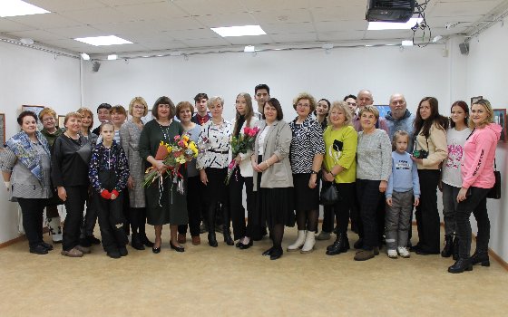 Выставка «Диалог в красках и линиях» открыта